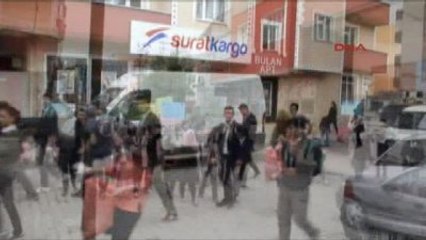 Ağrı Öğrenciler, Cadde ve Sokakları Çöpten Temizledi