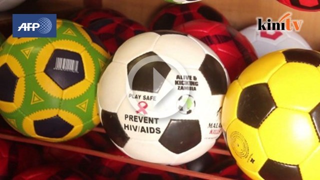 Bola sepak digunakan sebar bahaya HIV