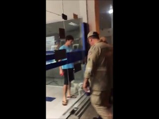 Cliente de banco fica preso em agência de Vitória
