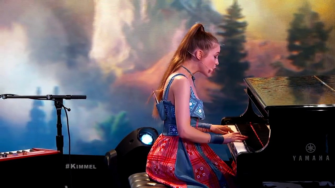 Joanna Newsom Performs "Sapokanikan"