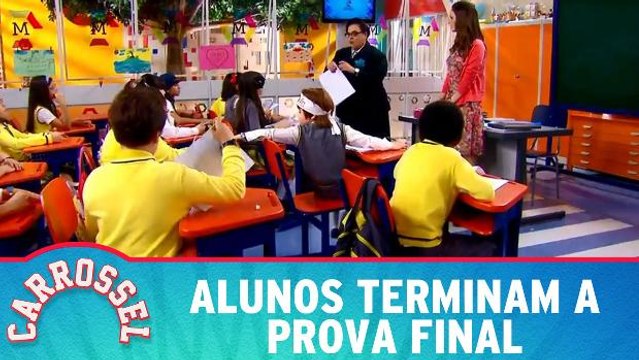 Alunos terminam a prova final