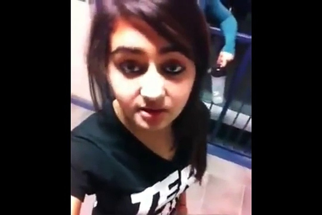 Cute Girl With Nice Voice Singing Punjabi Song videoworld.pk