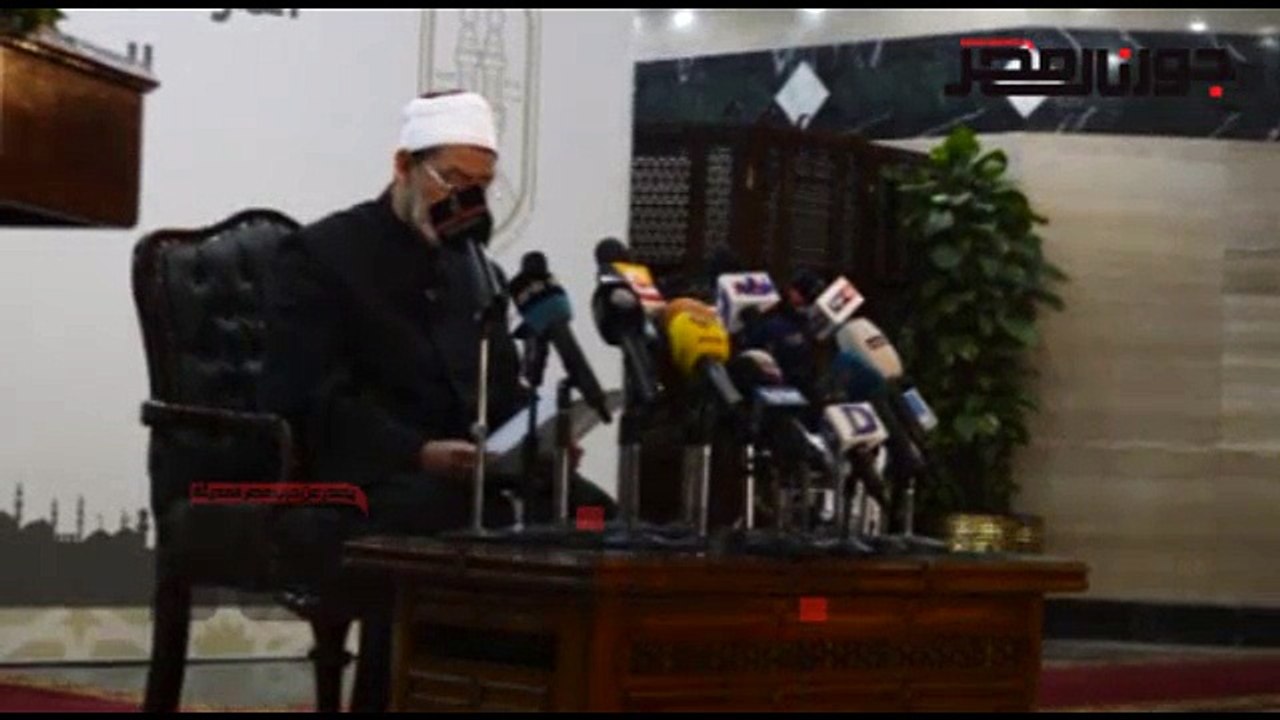 شيخ الأزهر يطالب شعب مصر بالوحدة الوطنية