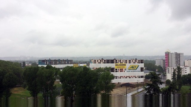 Mas du Taureau - démolition de trois barres Luère et Echarmeaux