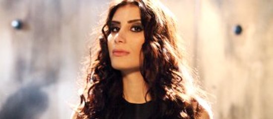 İrem Derici'nin Arabasına Kuş Pisledi, Ortaya Çıkan Şekil Şaşırttı