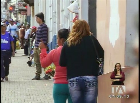Trabajadoras sexuales conmemoran su día con una exposición fotográfica