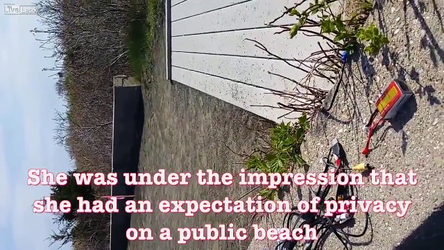 Cette folle attaque un jeune en train de faire voler un drone et lui arrache son t-shirt