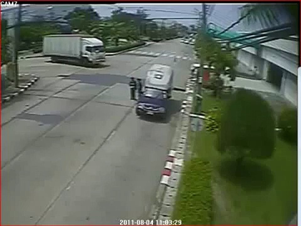 Fab_camion_porte (no repost)