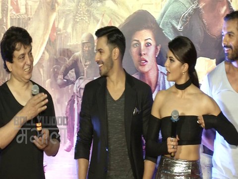 Hot Jacqueline Fernandez CAUGHT Adjusting Her Dress In PUBLIC