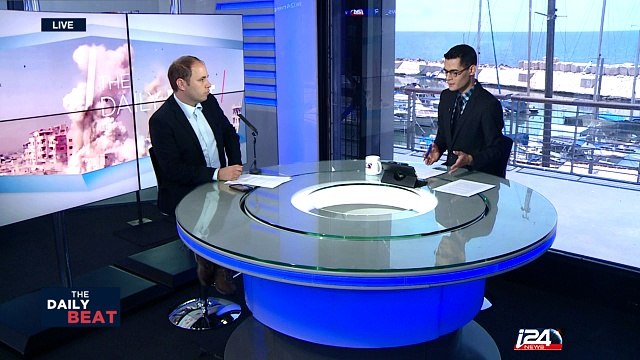 Syrian war: aid reaches Damascus suburb of Darayya for first time since 2012