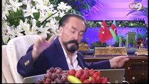 Adnan Oktar, İlvanlım parçasında dans ediyor.