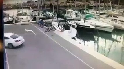 Always Use Hand Break While Parking a Car