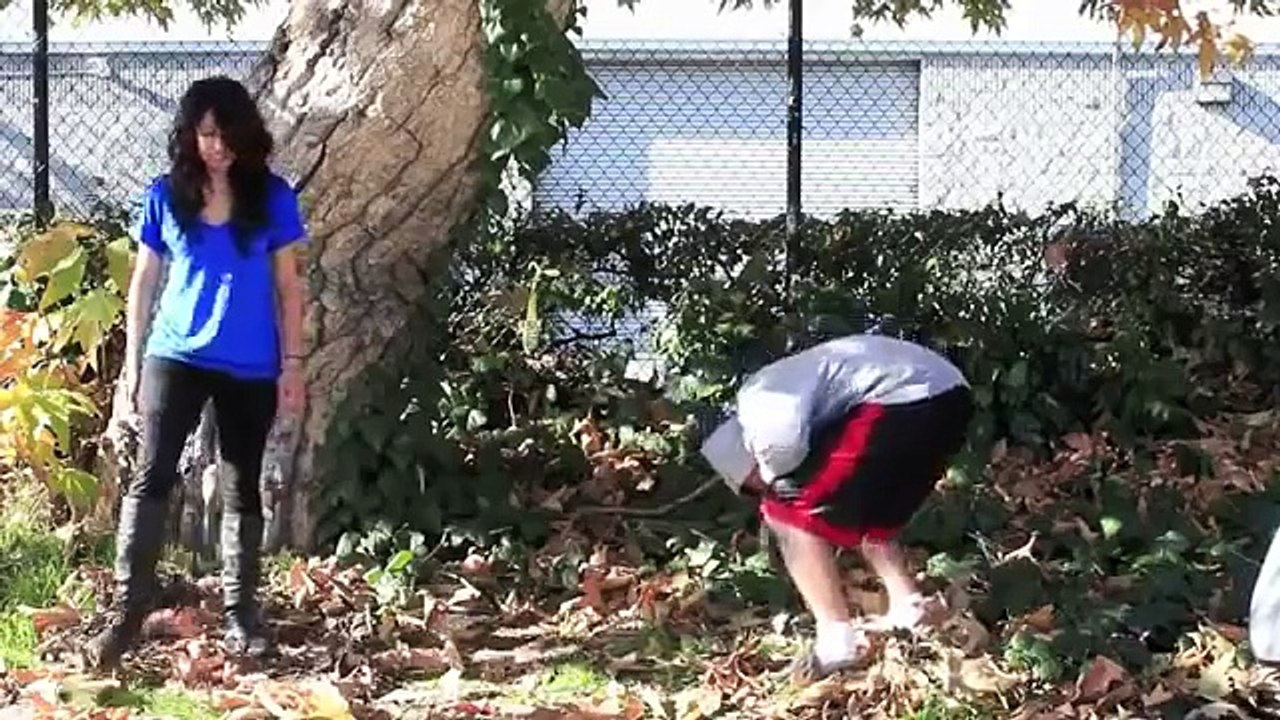 Indian Girl Breaks Some Balls