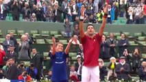 Djokovic invite un ramasseur de balles pour quelque chose de très spécial! Roland-Garros 2016