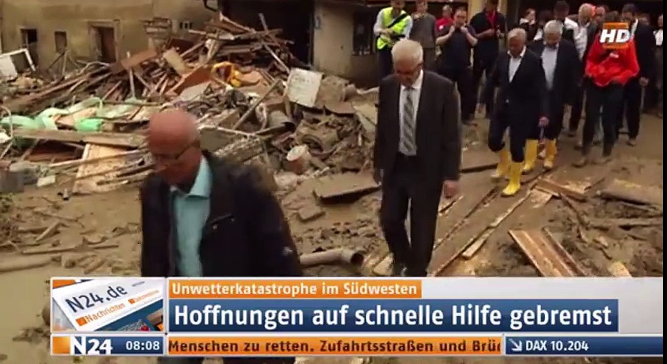 Hört euch diesen Heuchler an.