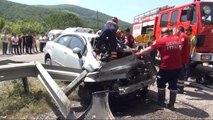 Zonguldak Bariyere 'Ok' Gibi Saplanan Otomobilin Sürücüsü Öldü