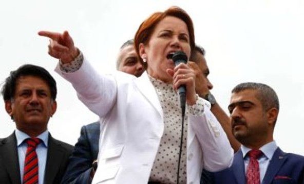 Meral Akşener'in Kocası'nın Evi Terk Etti