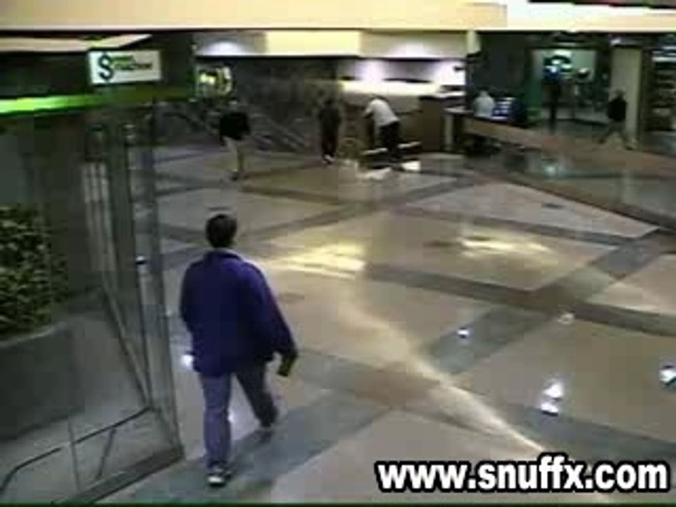 Clochar qui chie dans une gare