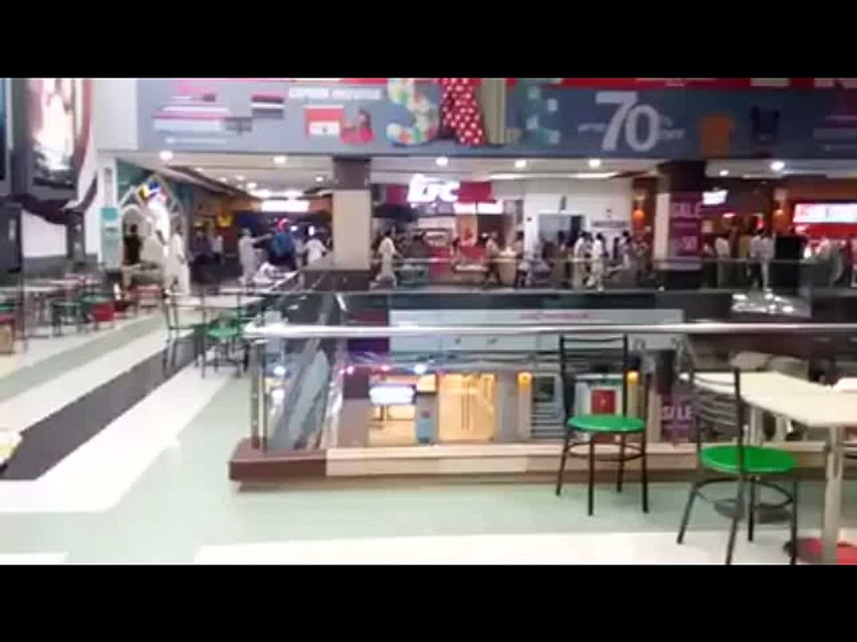 How People Screaming In Centaurus During Heavy Storm In Islamabad