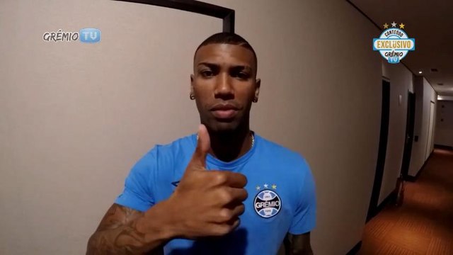 Walace comemora convocação para a Copa América com jogadores do Grêmio
