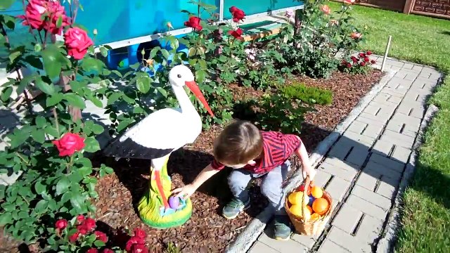 Клим ищет яйца с сюрпризами _ Хороший Динозавр