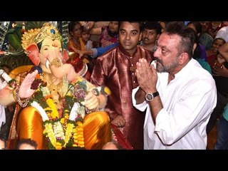Emotional Sanjay Dutt CRIES In Front Of Lalbaug Ka Raja Ganpati