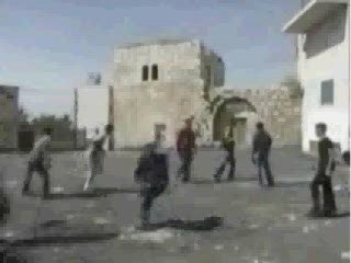 Armée d'Israël vise les civils et les enfants...