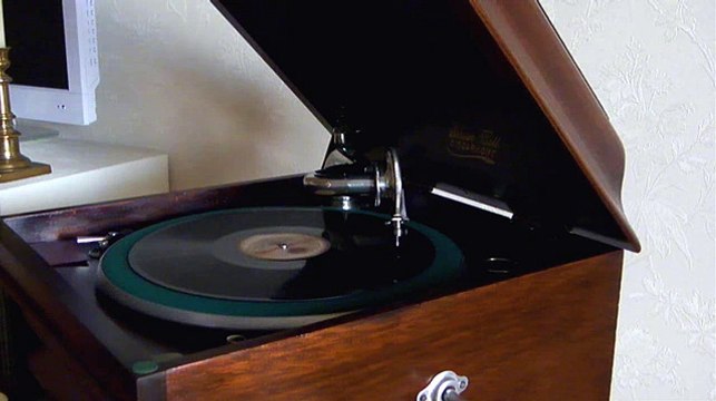 граммофон Edison Bell Discaphone desktop gramophone 1928-29