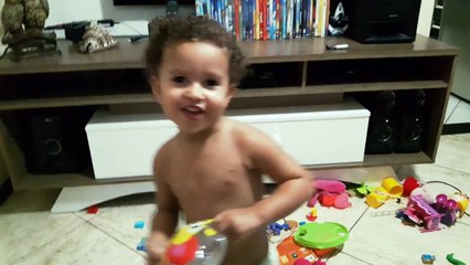 Borboletinha 'tá na cozinha fazendo chocolate só de calcinha!!!