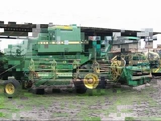 John Deere 975