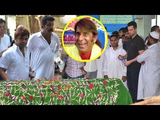 Comedy Actor Razak Khan's Funeral Ceremony | Rajpal Yadav, Makrand Deshpande