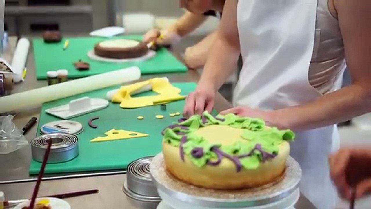 The Making of a Burger Cake! - Cupcake Jemma