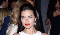 Adriana Lima'nın Plaj Fotoğrafını 111 Bin Kişi Beğendi