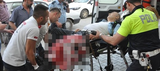 Polis kazayla kendini vurdu