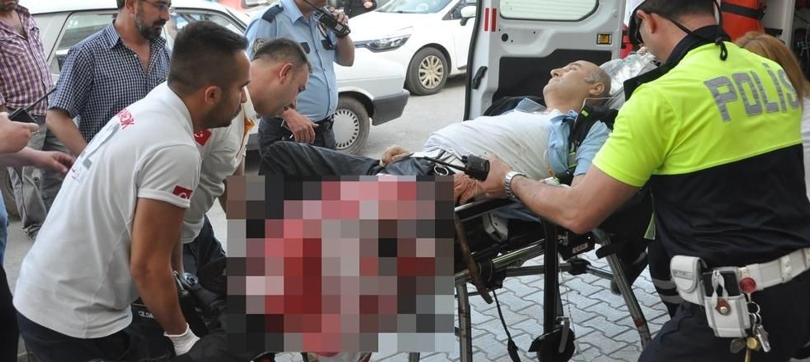 Polis kazayla kendini vurdu