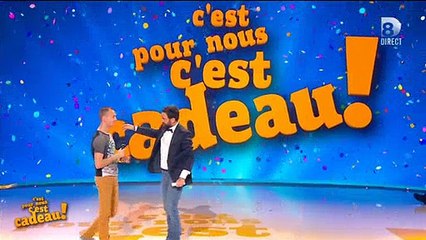 Cyril Hanouna fond en larmes sur le plateau de "C'est pour nous c'est cadeau" - Regardez