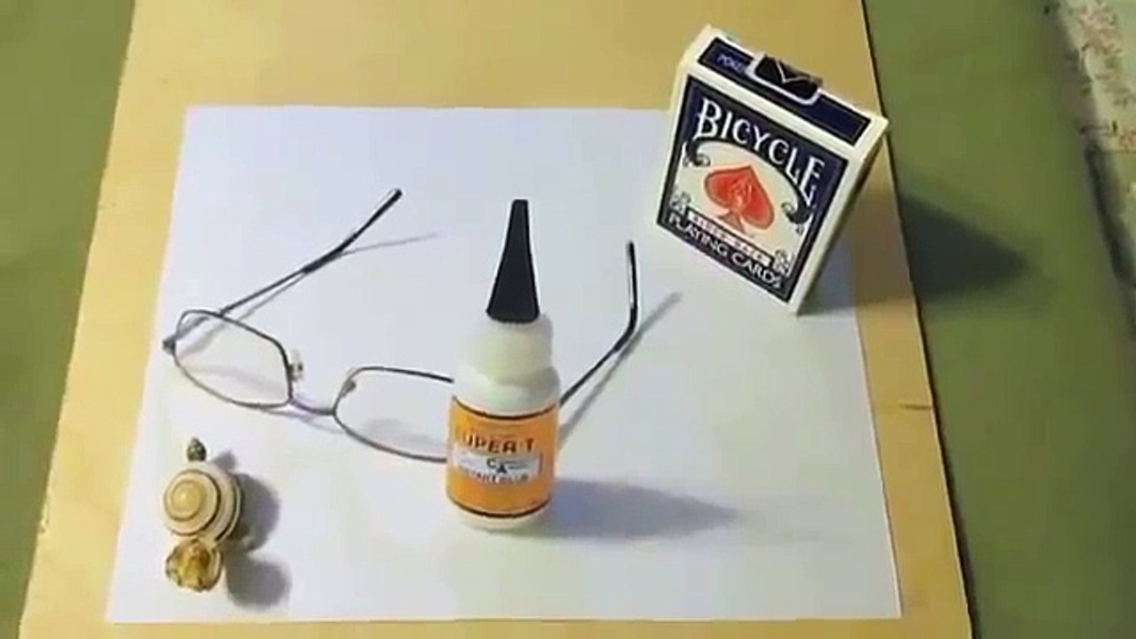 You won't believe your eyes! Artist creates amazing 3D drawings with just a pen and paper