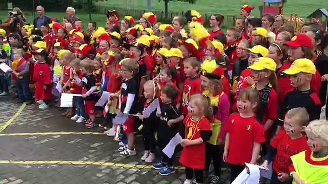 La Meuse-Luxembourg: Visite d'Axel Witsel, Thomas Meunier et Jean-François Gillet à l'école communale de Forrières