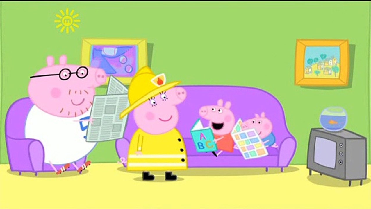 Peppa Pig: When Mummy Pig helps out at Miss Rabbit's fire station, she is called upon...