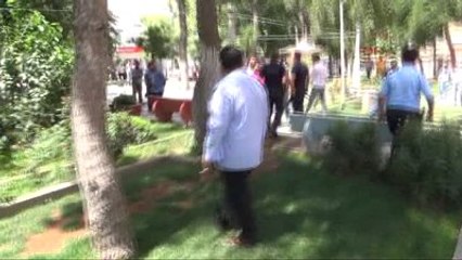 Gençleri Sevgili Sanan Aileler Birbirlerine Girdiler