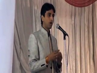 kumar vishwas reciting Mahabharat Poem on Karna