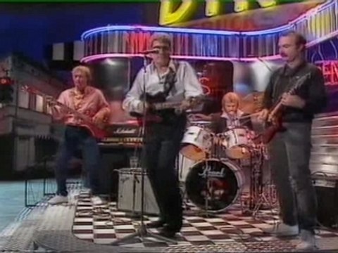 Carl Perkins - Thats Alright Mama (Tribute To Elvis - Centra