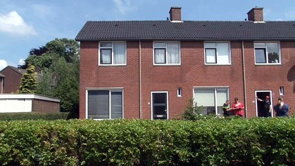 Verwarde man wil woning Muntendam binnendringen, bewoner raakt gewond - RTV Noord