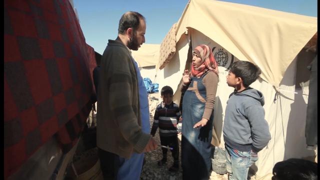 MsF pide a Turquía que acoja a 100.000 sirios atrapados en los combates del norte de Siria