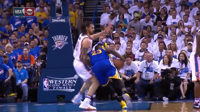 Le coup de pied de Draymond Green dans les parties intimes de Steven Adams