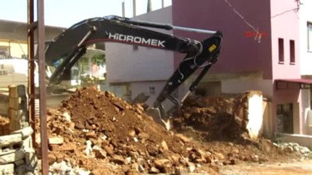 İslahiye? de Metruk Evler Yıkılıyor