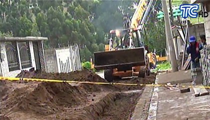 Un obrero murió mientras trabajaba en una alcantarilla