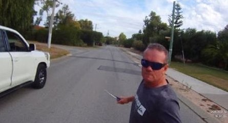 Road rage : un automobiliste menace un cycliste avec un couteau