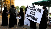 Julien Randoulet - Uk Sharia Courts Lock Women