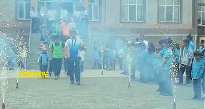 Düşük bütçeli Şampiyonlar Ligi Finali seremonisi